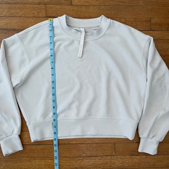 Lululemon Women's Softstreme Perfectly Oversized Cropped Crew Sweatshirt Size 2 - Picture 5 of 9